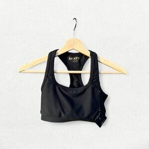 Skatie Sports Bra in Black